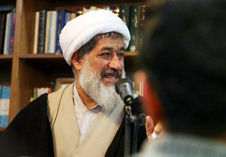 علمایی که از بی تدبیری های دولت گذشته حمایت کردند، از مردم عذرخواهی کنند