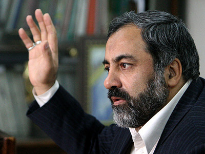 درباره بی سوادی منتقدان
