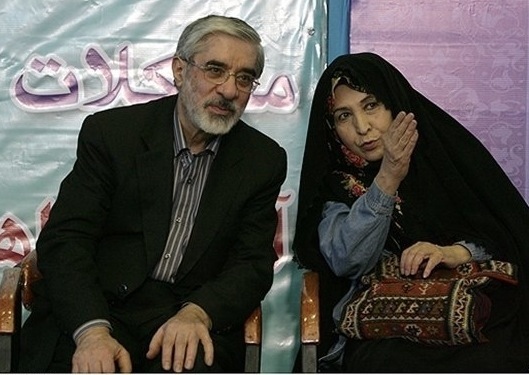 عیادت رهنورد و میرحسین موسوی از مادر زهرا رهنورد