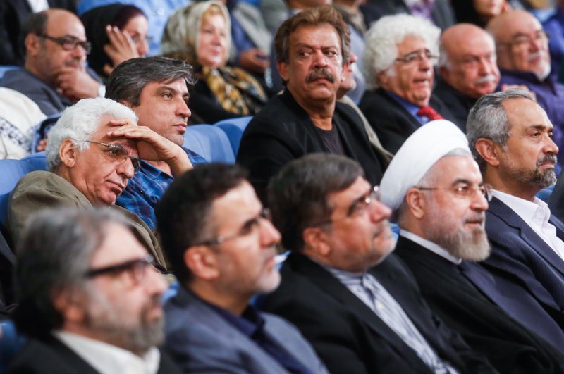 |دیدار اهالی فرهنگ با رئیس جمهور | همه منتظرند صدای شجریان را بشنوند