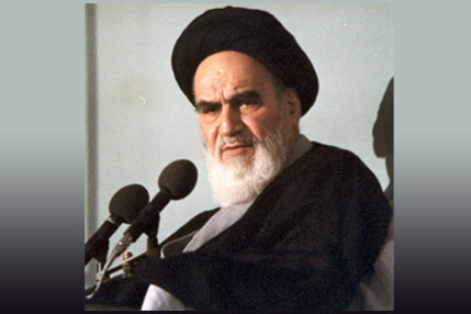 امام خمینی: صحیفه کامله سجادیه، نمونه کامل قرآن صاعد است