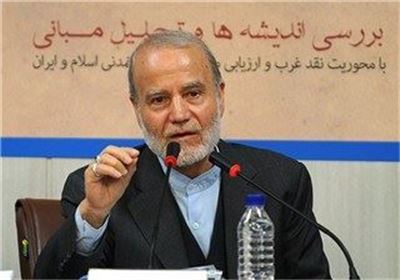 دكتر آئينه وند عمر خود را با تواضع مثال زدني صرف فرهنگ و تاريخ ايران و اسلام كرد