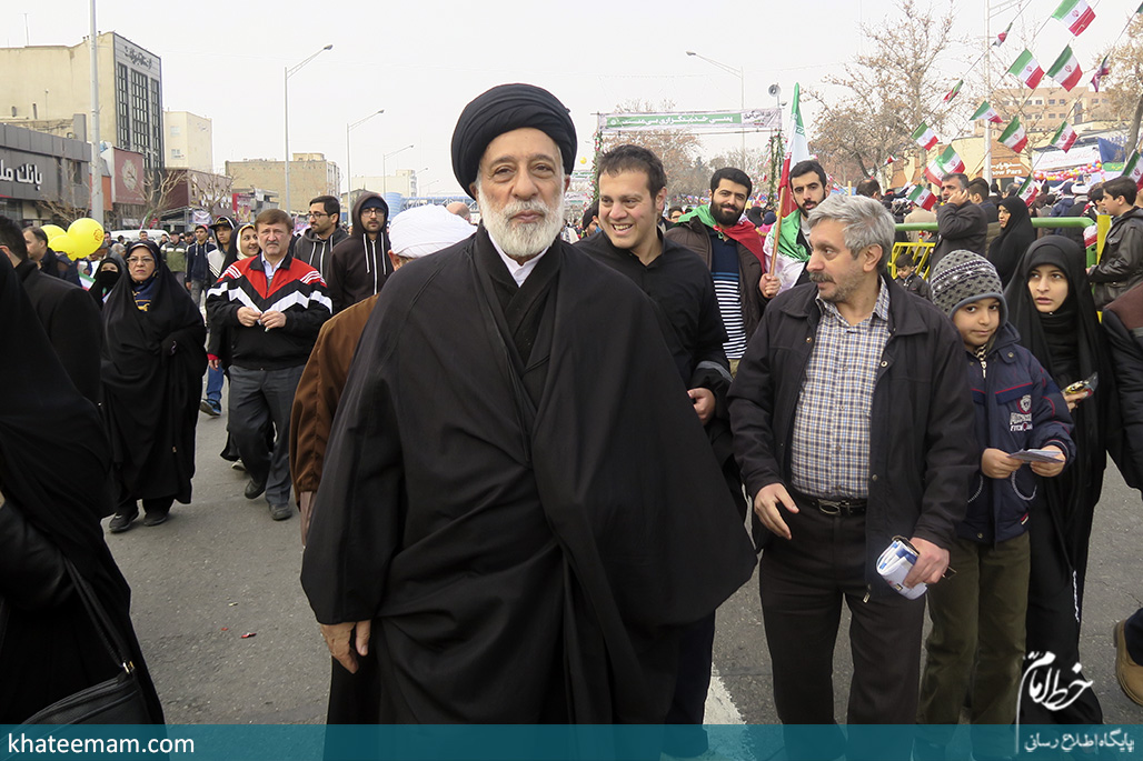 گزارش تصویری حضور حجت الاسلام والمسلمین سید هادی خامنه ای در راهپیمایی 22 بهمن