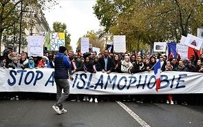 قتل و خشونت مذموم و محکوم و توهین به مقدسات تهدید آزادی و سلب کرامت است