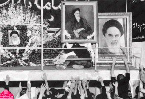 امام خمینی(ره) نظر مردم را در تاسیس و مشروعیت حکومت شرط می‌دانست